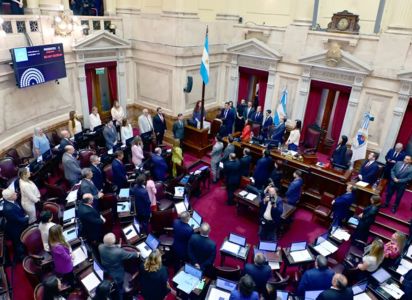 El Senado argentino inicia el debate de la reforma laboral impulsada por Milei en medio de protestas