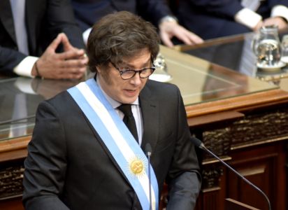 La Cámara de Diputados debate la propuesta de Milei para bajar a 14 años 