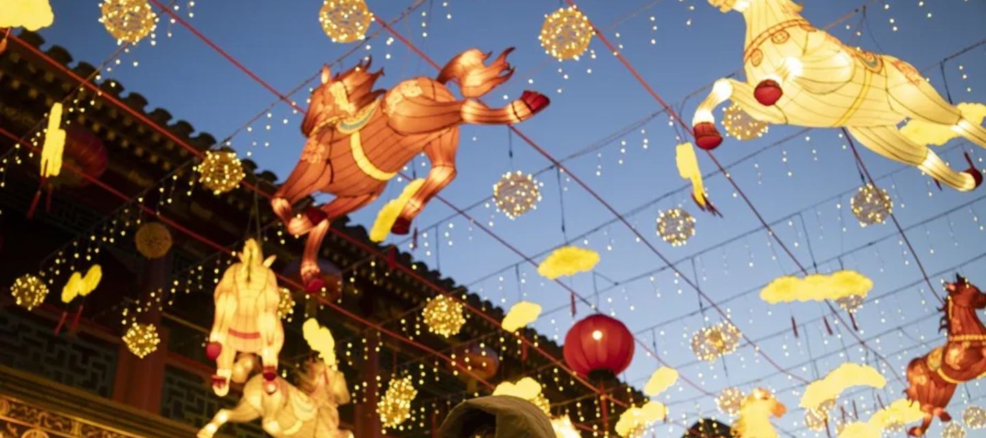 Un peluche con gesto triste se vuelve viral en China