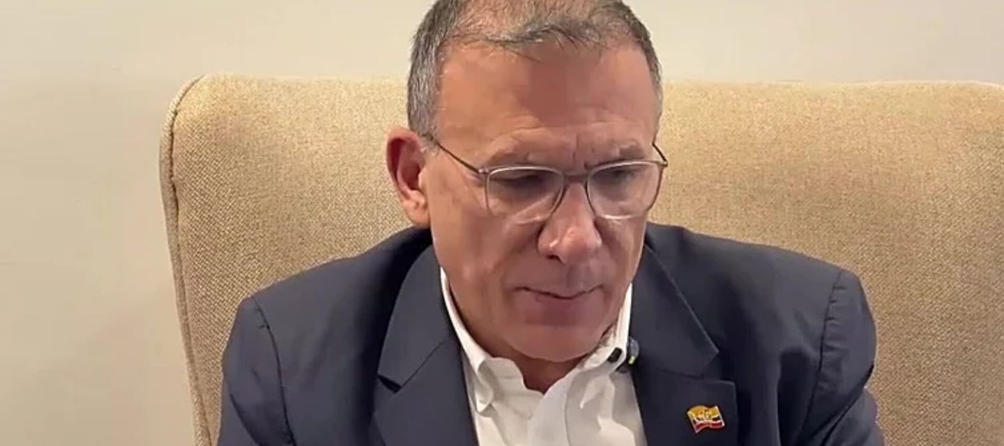 Roy Barreras asegura que representará una alternativa moderada frente a Iván Cepeda 
