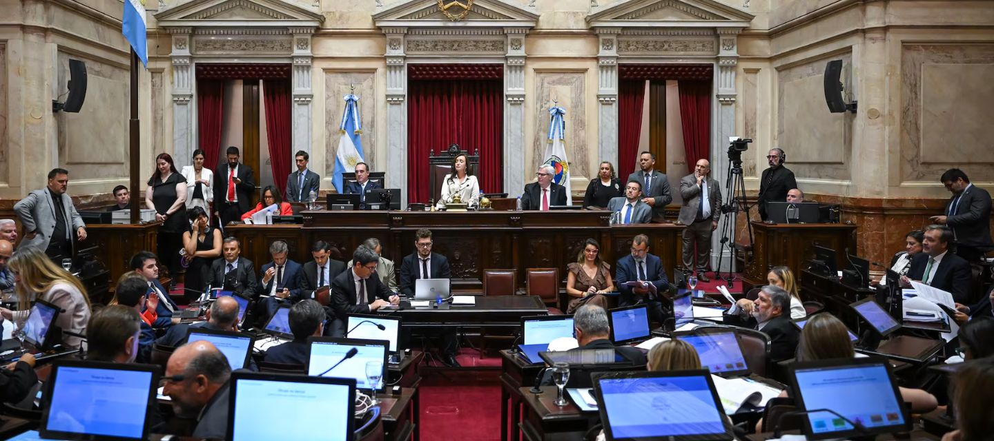 El Senado argentino convirtió en ley la reforma de Javier Milei que baja la edad de imputabilidad a 14 años