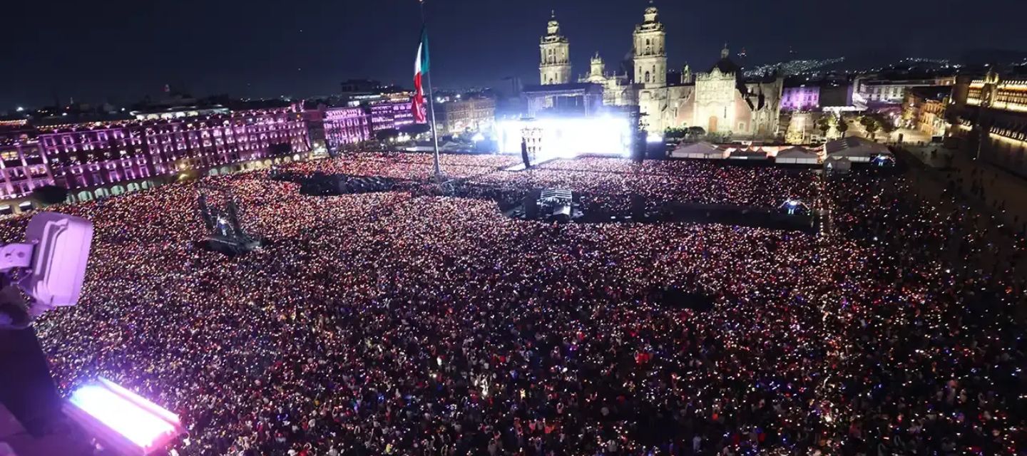 ‍Shakira reunió a más de 400.000 fans en el Zócalo de Ciudad de México 