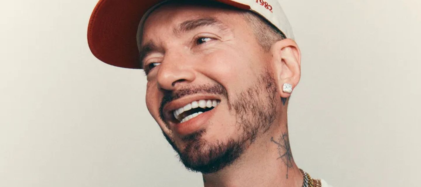 J Balvin conmovió al visitar a una joven fan en Colombia y anunció la renovación de su casa,