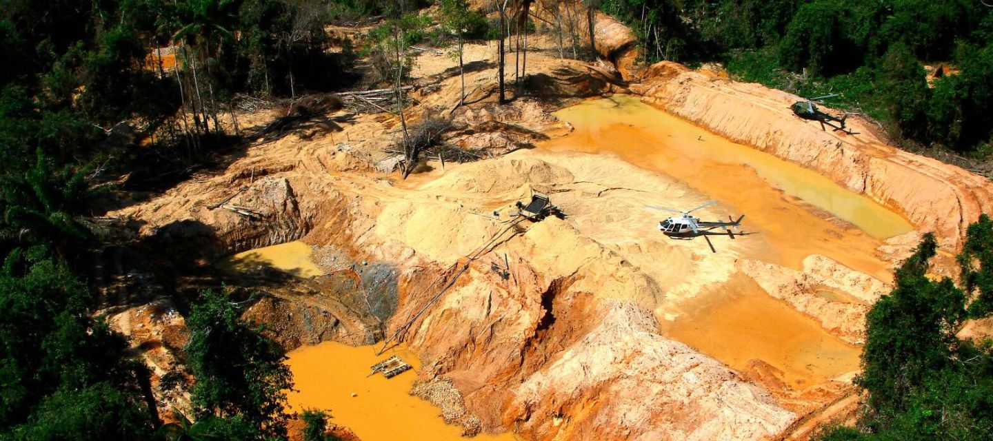 El alza del oro impulsa minería ilegal en la Amazonía brasileña