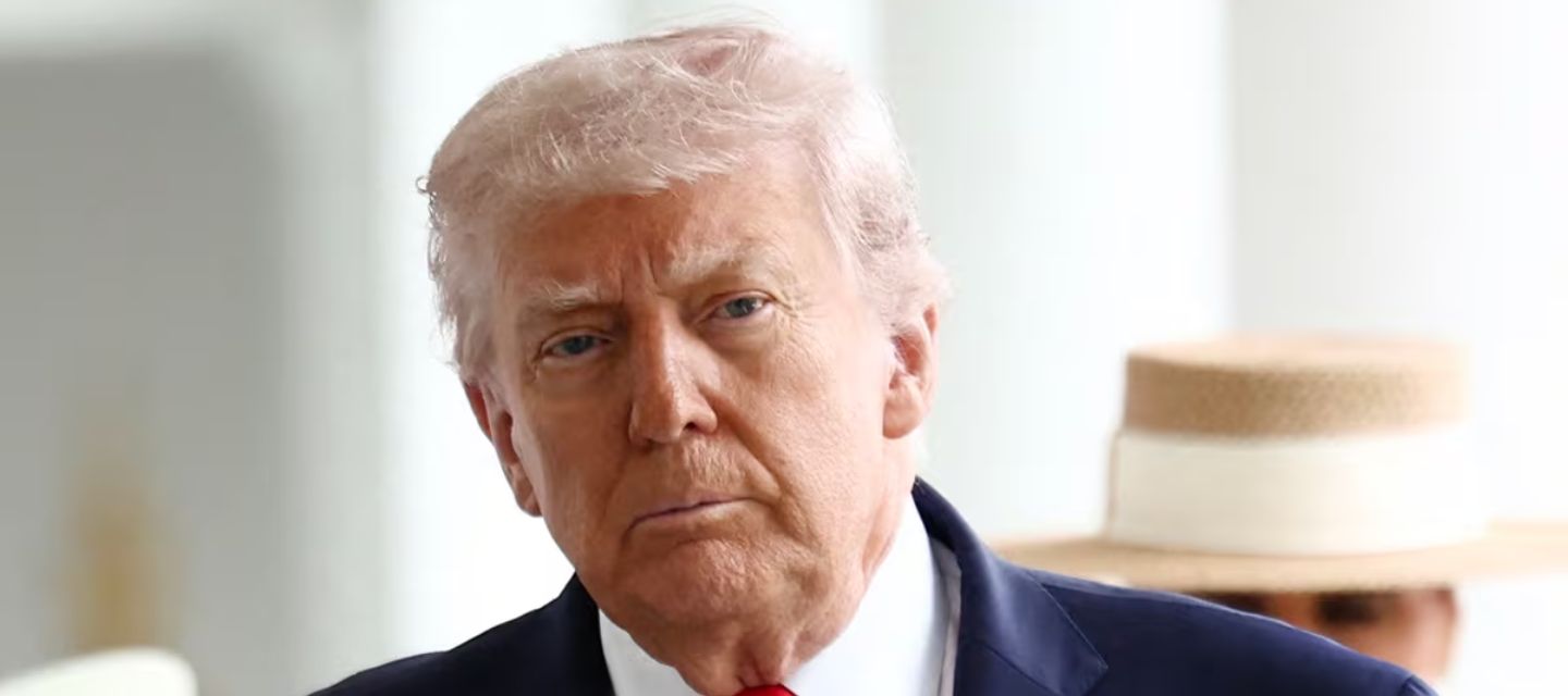 Donald Trump impulsa el uso de su imagen en pasaportes, monedas y edificios públicos