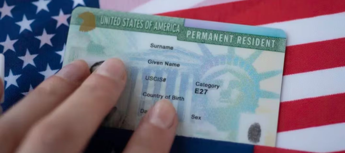 El gobierno de Donald Trump anunció que extranjeros deberán salir de Estados Unidos
