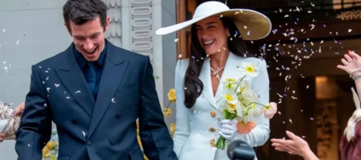 La cantante Dua Lipa y el actor Callum Turner contrajeron matrimonio en Londres.