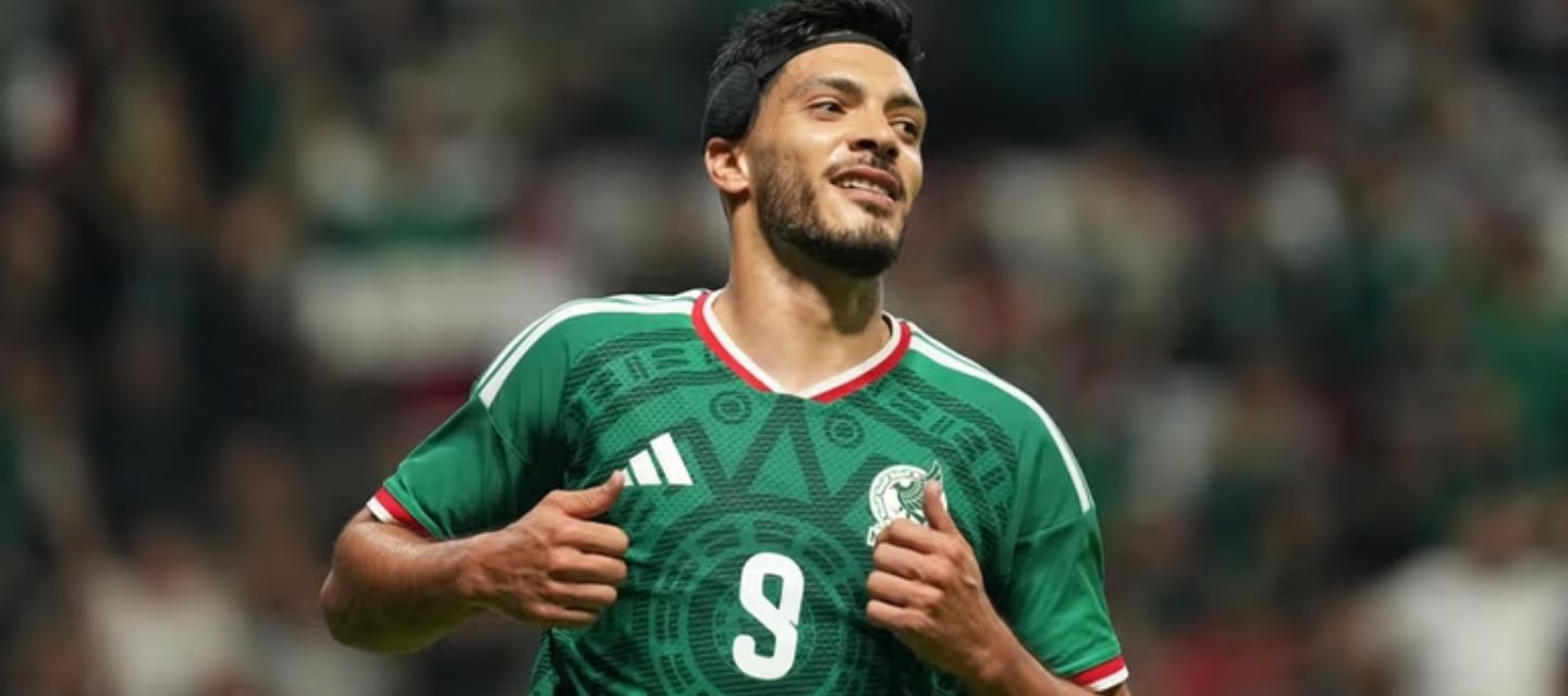 Raúl Jiménez marcó su primer gol en una Copa del Mundo y lideró el triunfo