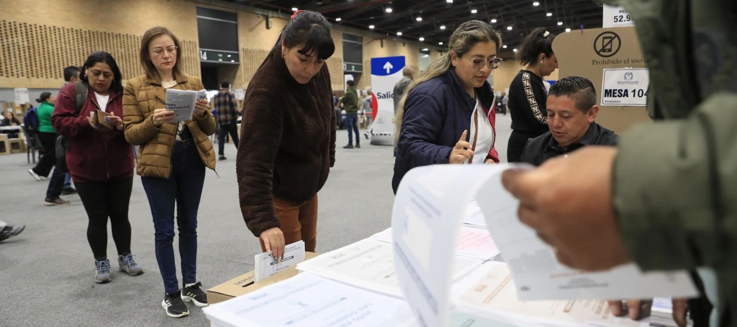 La campaña presidencial en Colombia se intensificó con ataques cruzados entre Abelardo de la Espriella e Iván Cepeda,