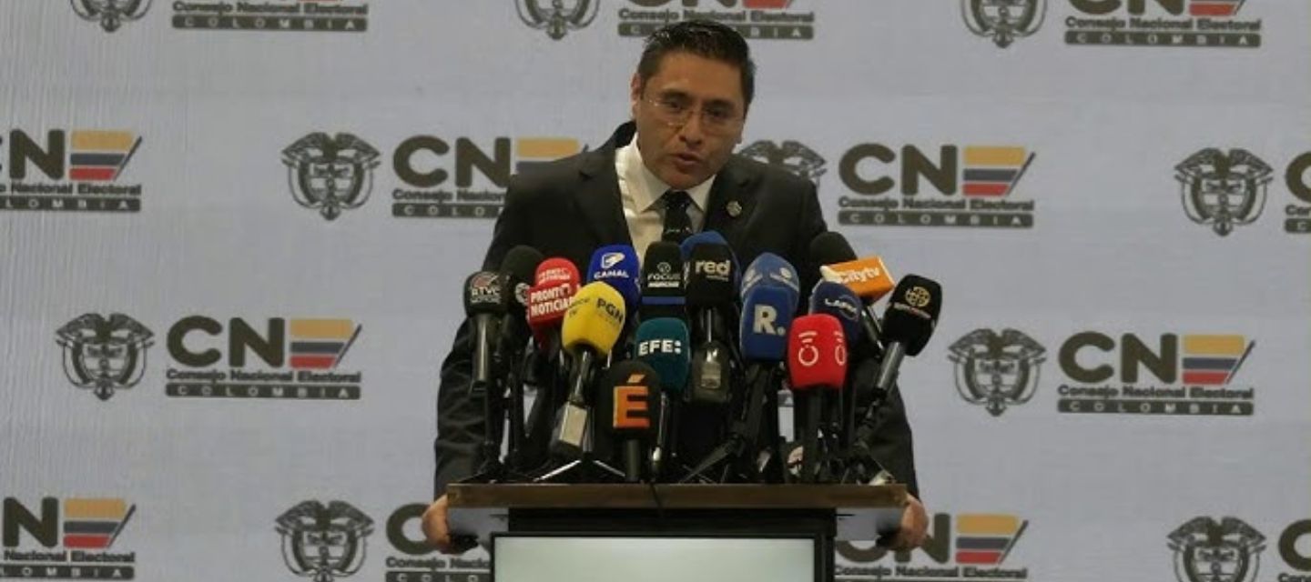 Los primeros resultados oficiales del escrutinio en Colombia confirman la ventaja de Abelardo de la Espriella