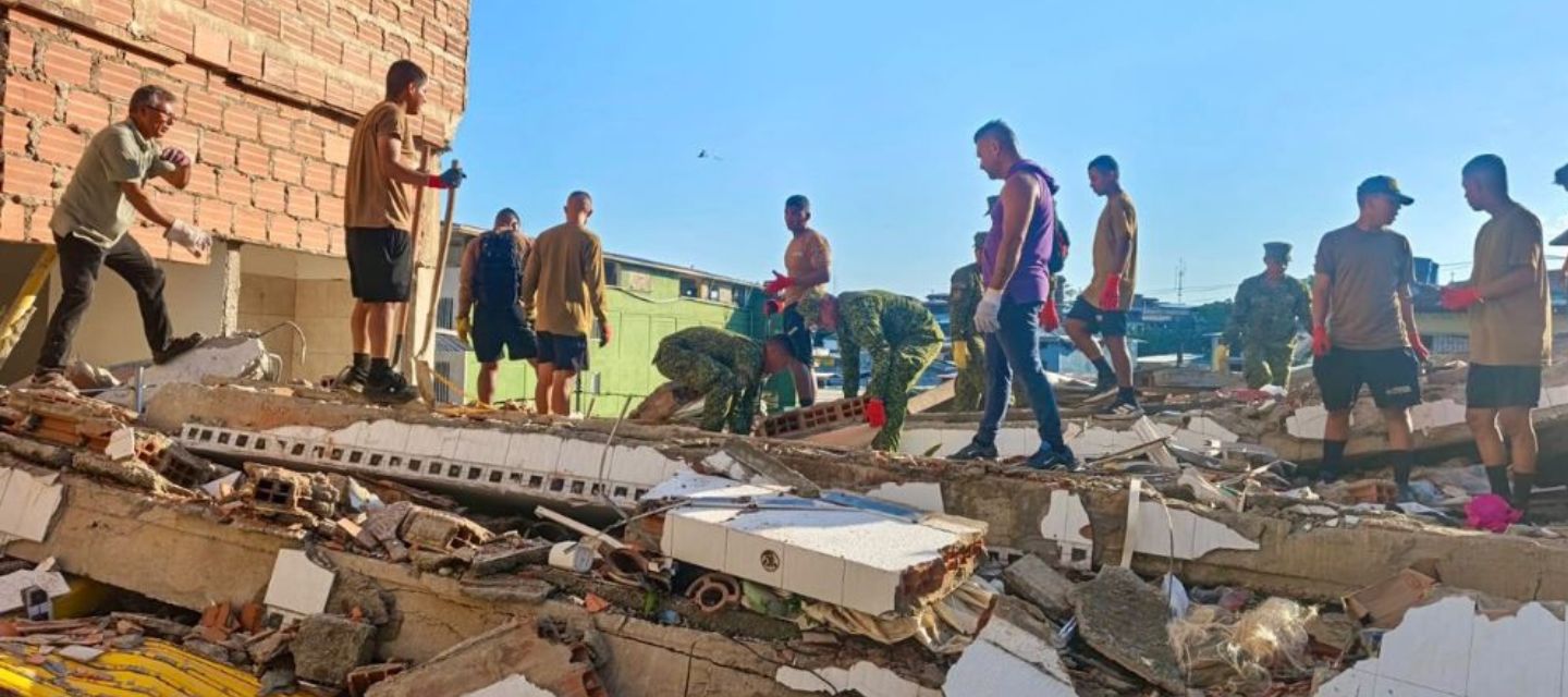 Tras el terremoto en Colombia, la OIM alerta sobre falsas ofertas de empleo y ayuda que podrían utilizar redes de trata para captar personas vulnerables en albergues.
