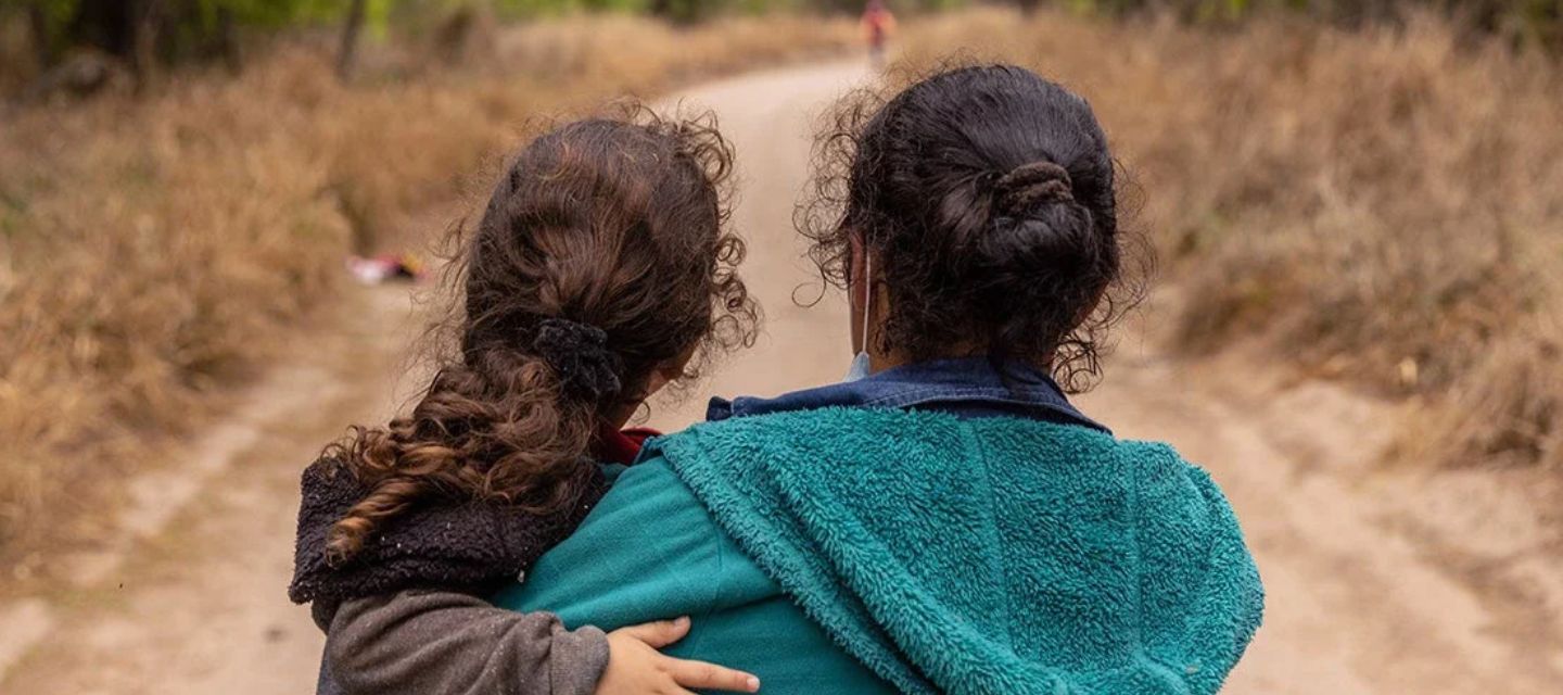 Mujeres migrantes enfrentan fuertes barreras para acceder a salud sexual y reproductiva en Honduras y El Salvador