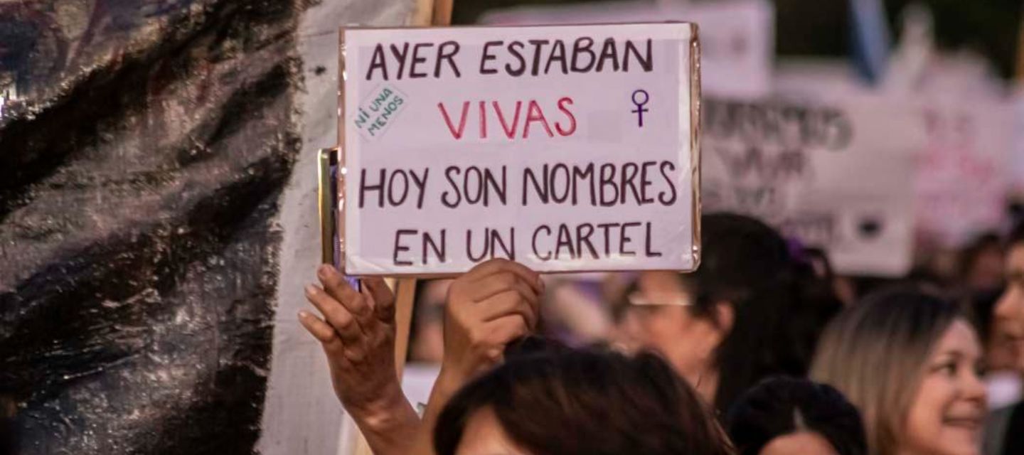 Santa Fe busca declarar la emergencia por violencia de género tras registrar 32 feminicidios y 60 intentos de femicidio en 2026