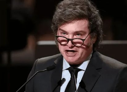 Más de 50 políticos, intelectuales y artistas piden declarar a Javier Milei “persona non grata” en París