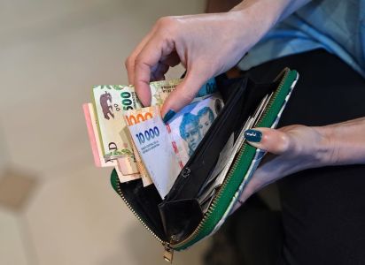 El Gobierno de Javier Milei fijó el salario mínimo en $437.000 para abril de 2027