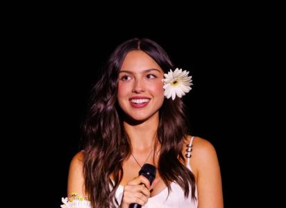 Olivia Rodrigo recaudó 10 millones de dólares en Daisy Chain Fields y Melinda French Gates sumó otros 10 millones para apoyar a mujeres