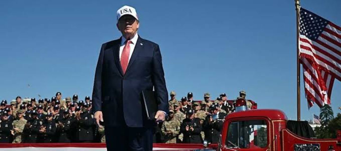 Donald Trump prometió un pago de US$5.000 a cada estadounidense si los republicanos ganan las elecciones legislativas