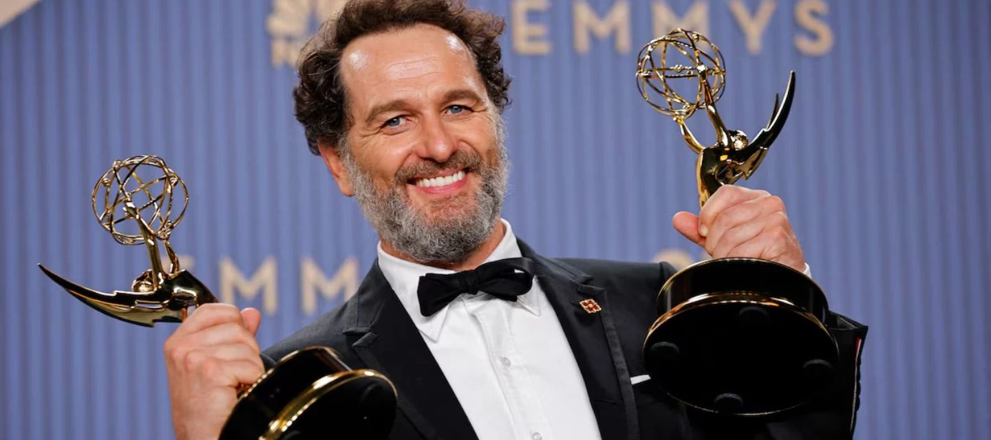 “Widow’s Bay” dominó los Emmy 2026 con 14 premios y se convirtió en la comedia más premiada en una edición.