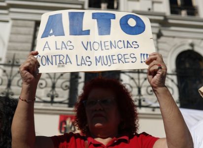 ORMUSA reportó 17 feminicidios en El Salvador entre enero y agosto de 2026. Diez víctimas fueron asesinadas por parejas