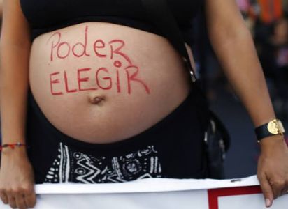 ‍Una mujer ganó la primera demanda civil en Chile contra un médico por impedirle acceder a un aborto legal.