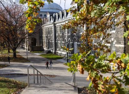 La Fiscalía de Nueva York reabrió el caso de una estudiante que denunció una presunta agresión sexual grupal en Cornell