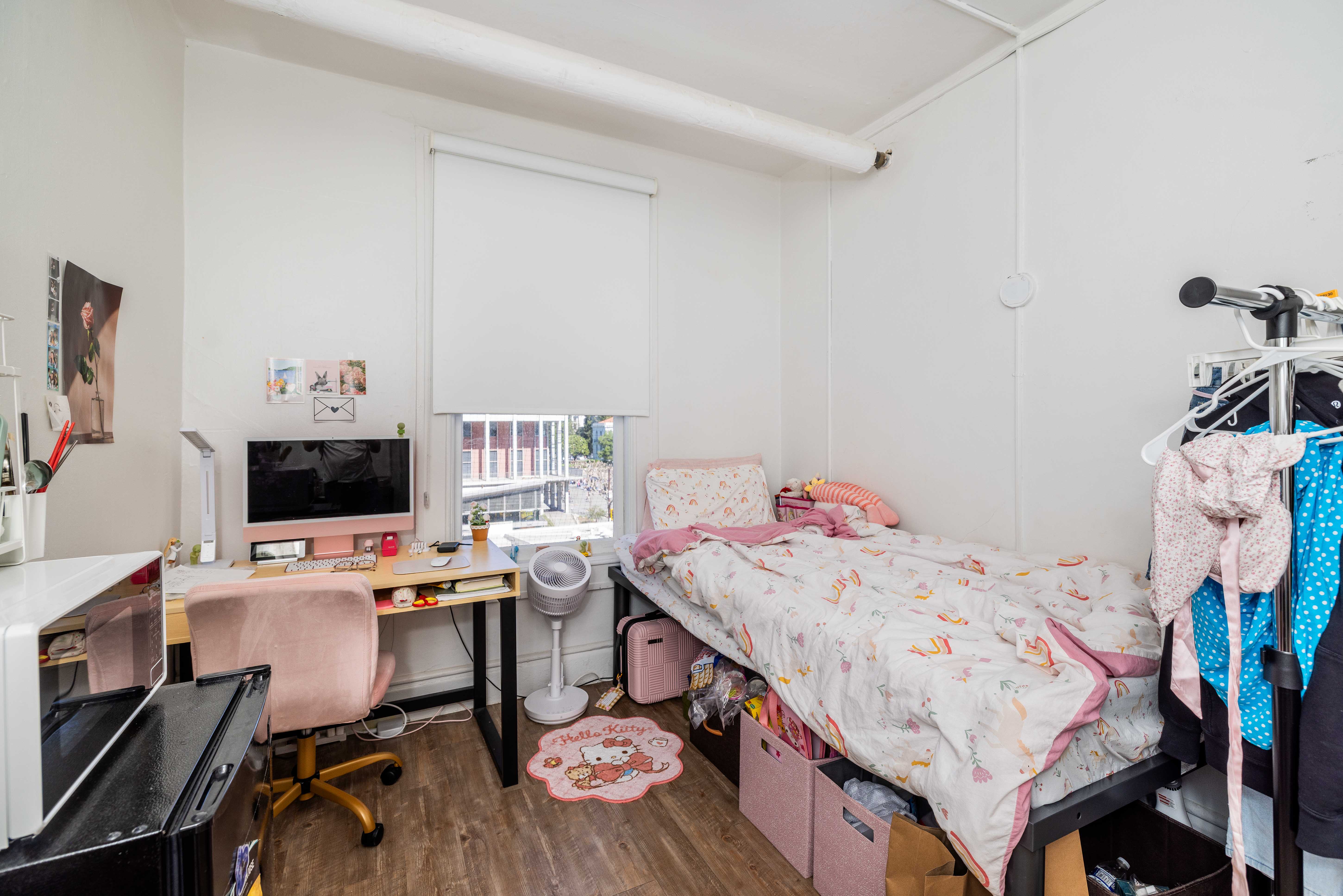 Select room furnished