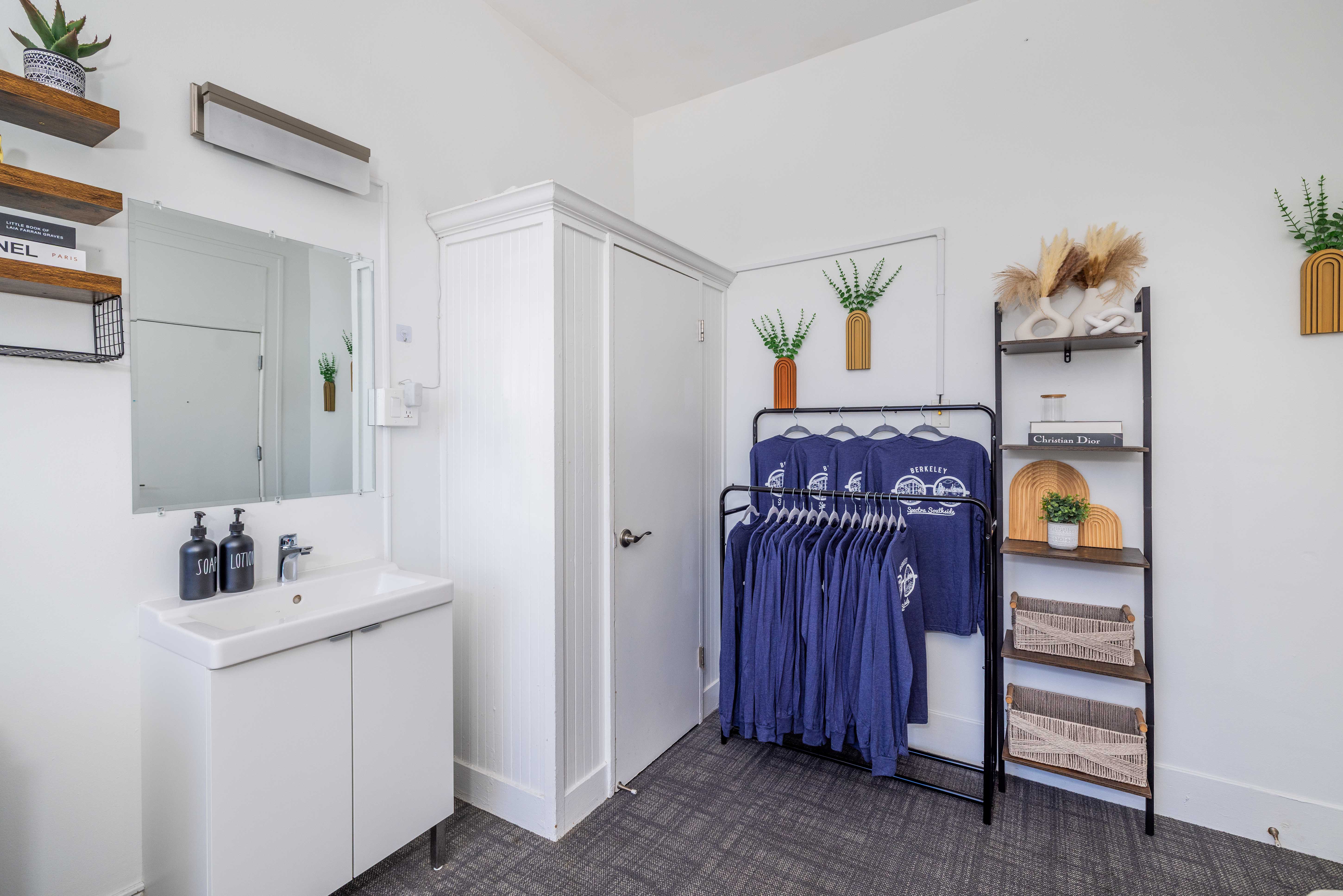 Premium Room Furnished 