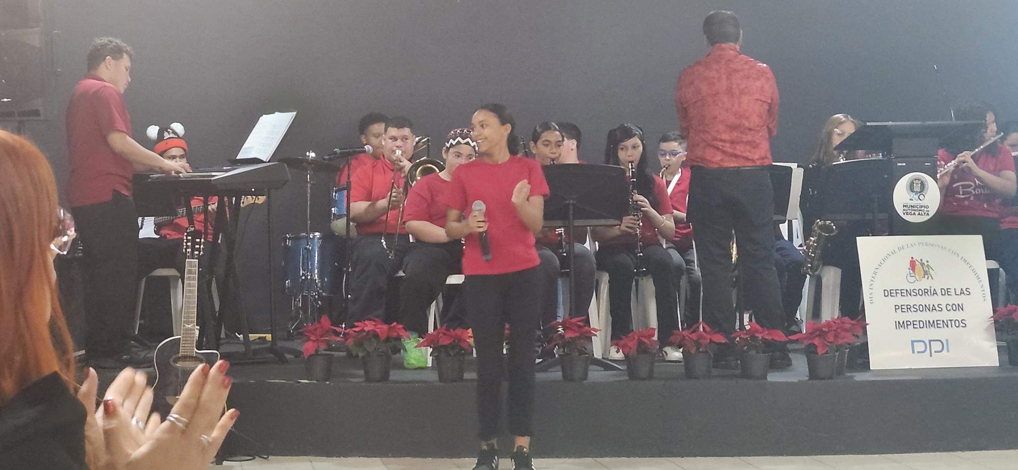 Banda de estudiantes amenizando