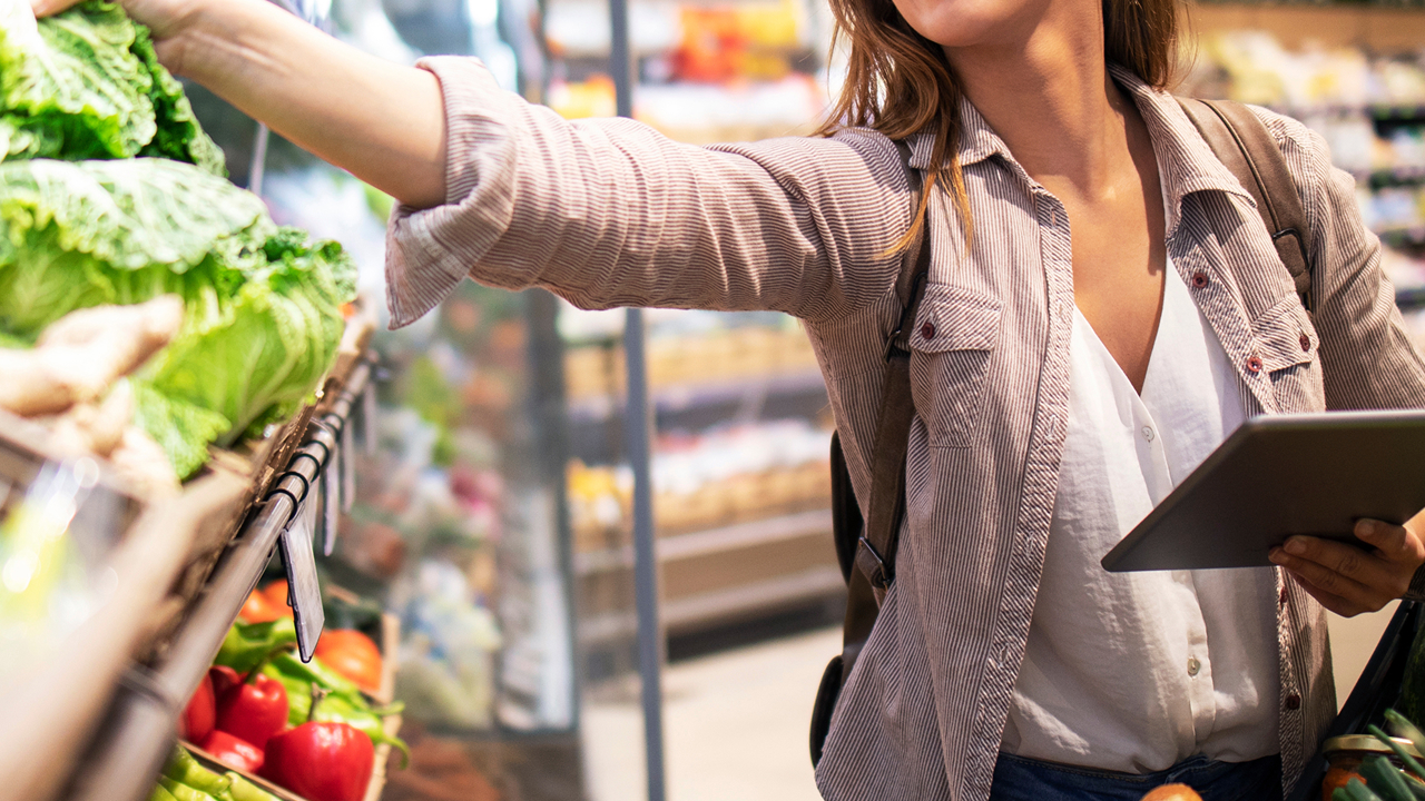 Walmart Spark driver shopping for their customer's items
