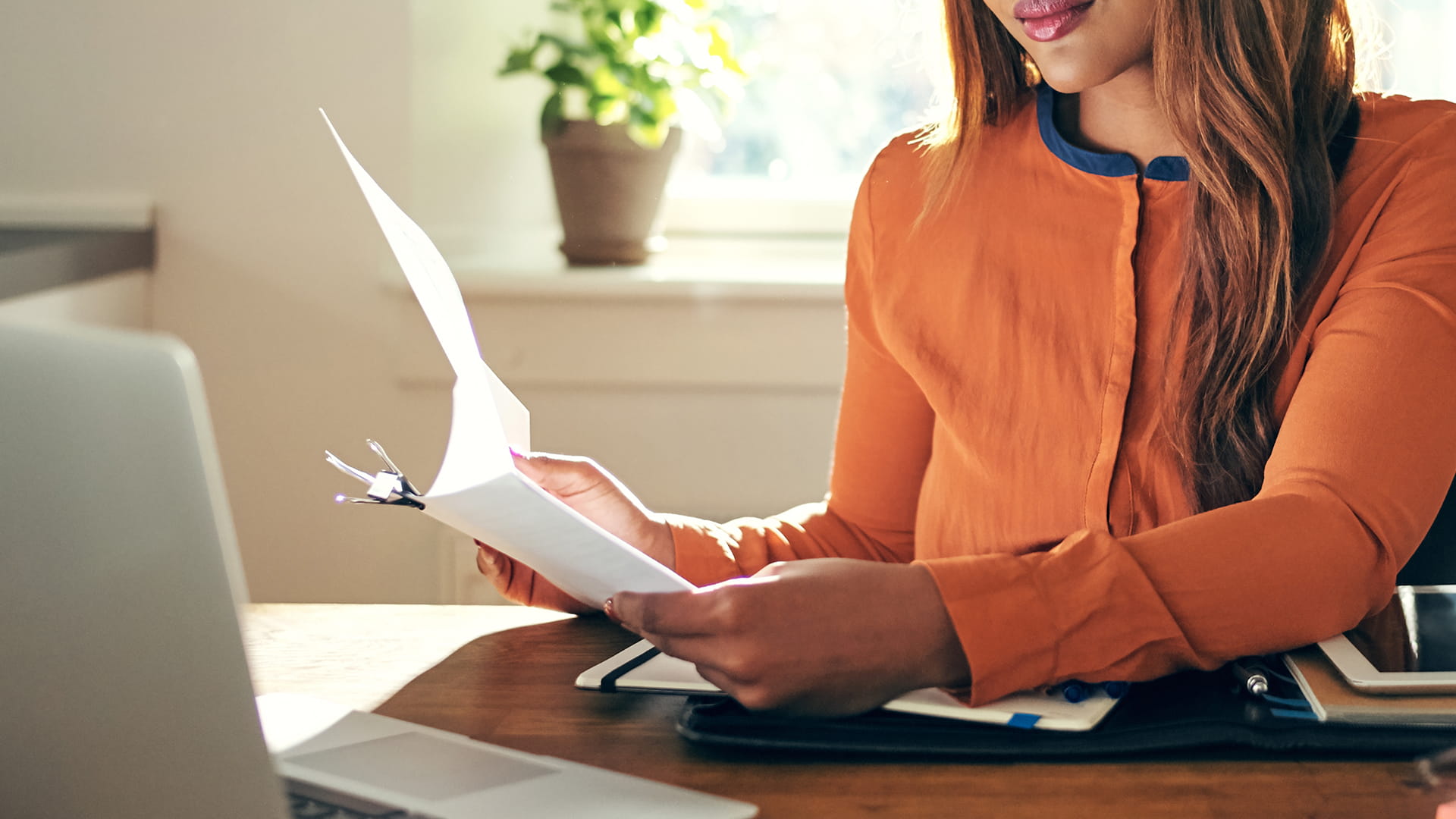 La conduite d'un employé pour le travail est liée au remboursement du kilométrage et aux demandes de remboursement de dépenses non imposables