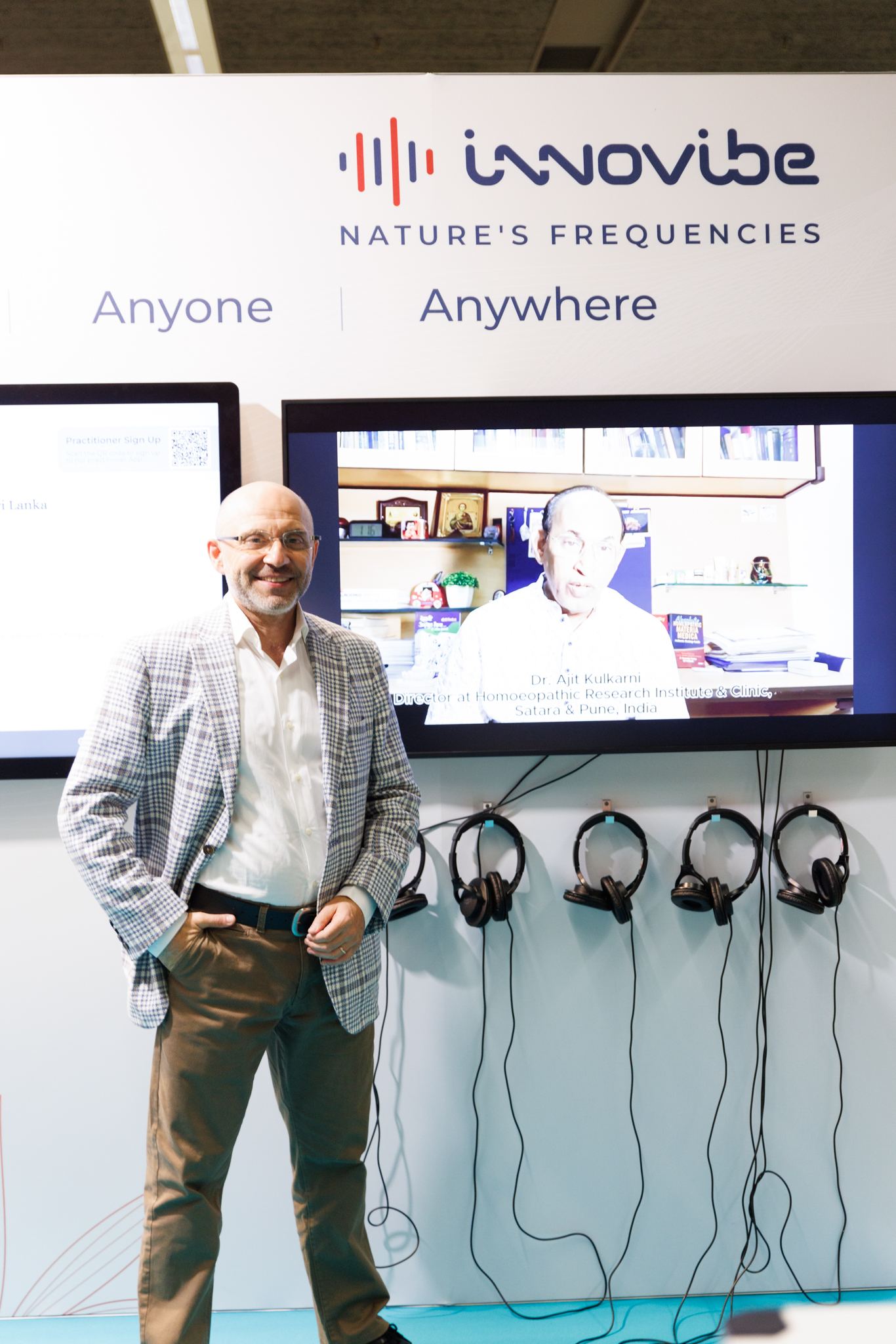 Roman Buchimensky with Dr. Ajit Kulkarni on screen