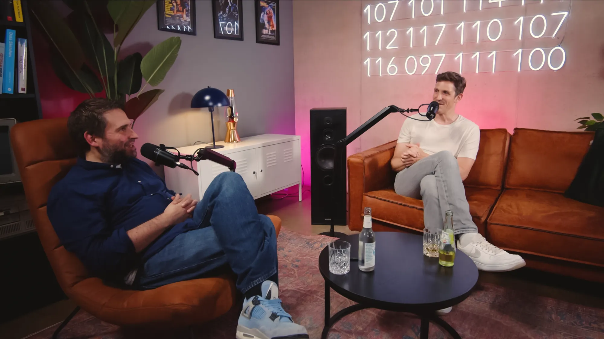 Aufnahme im Podcast Studio mit Simon und einem Gast
