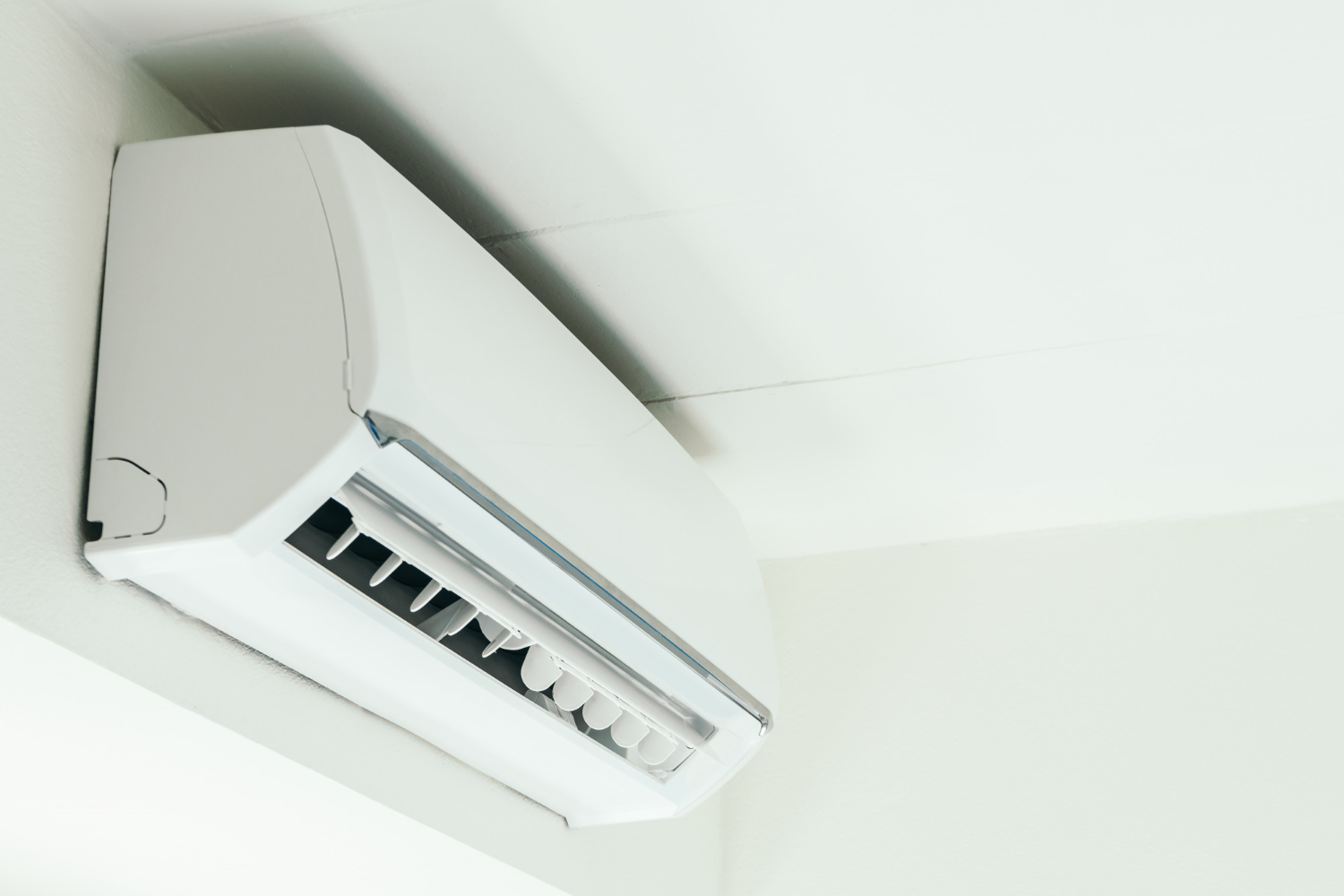 When Should Portsmouth Homeowners Upgrade Their AC System?