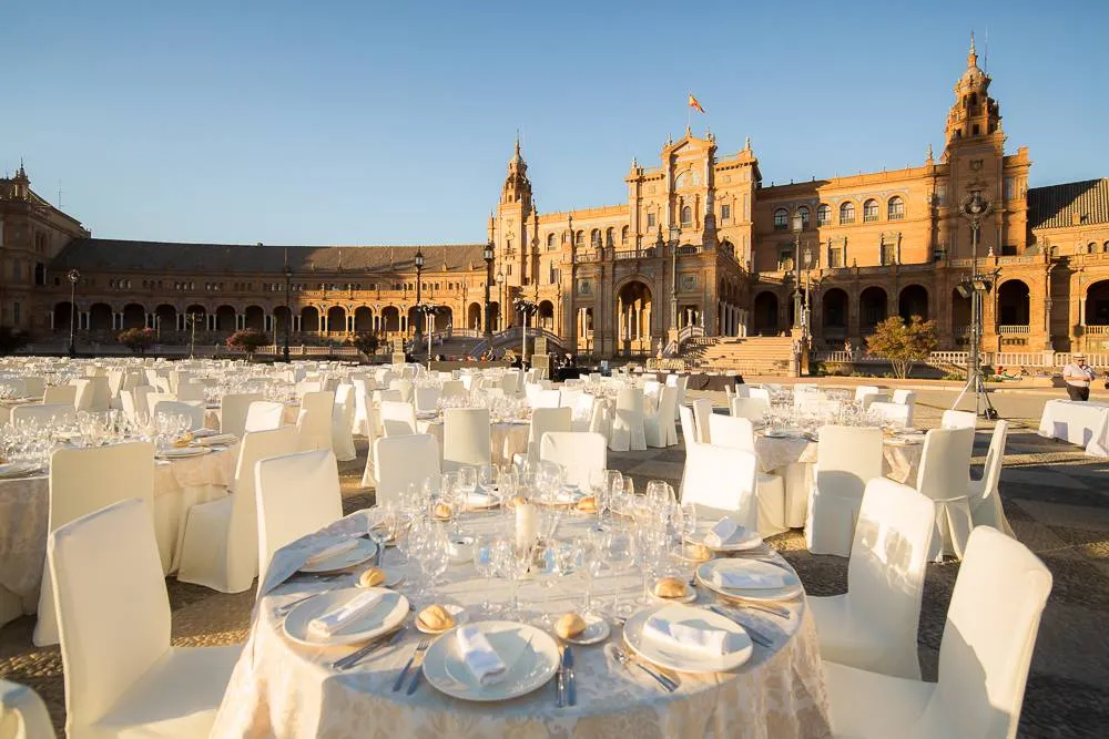 Prestigious gala dinner in an exceptional venue for a corporate evening orchestrated by INÜI Collection.