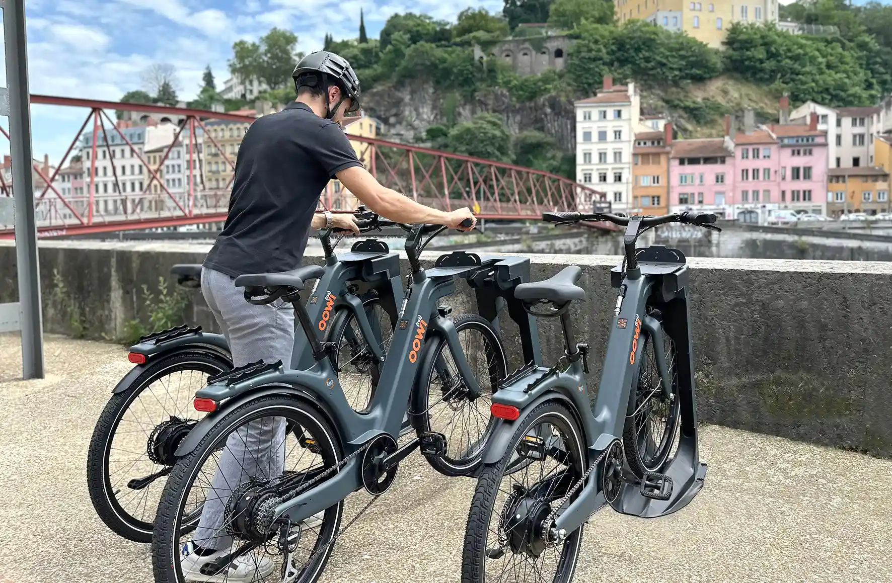 Fleet of secured electric bikes at a B2eBike station