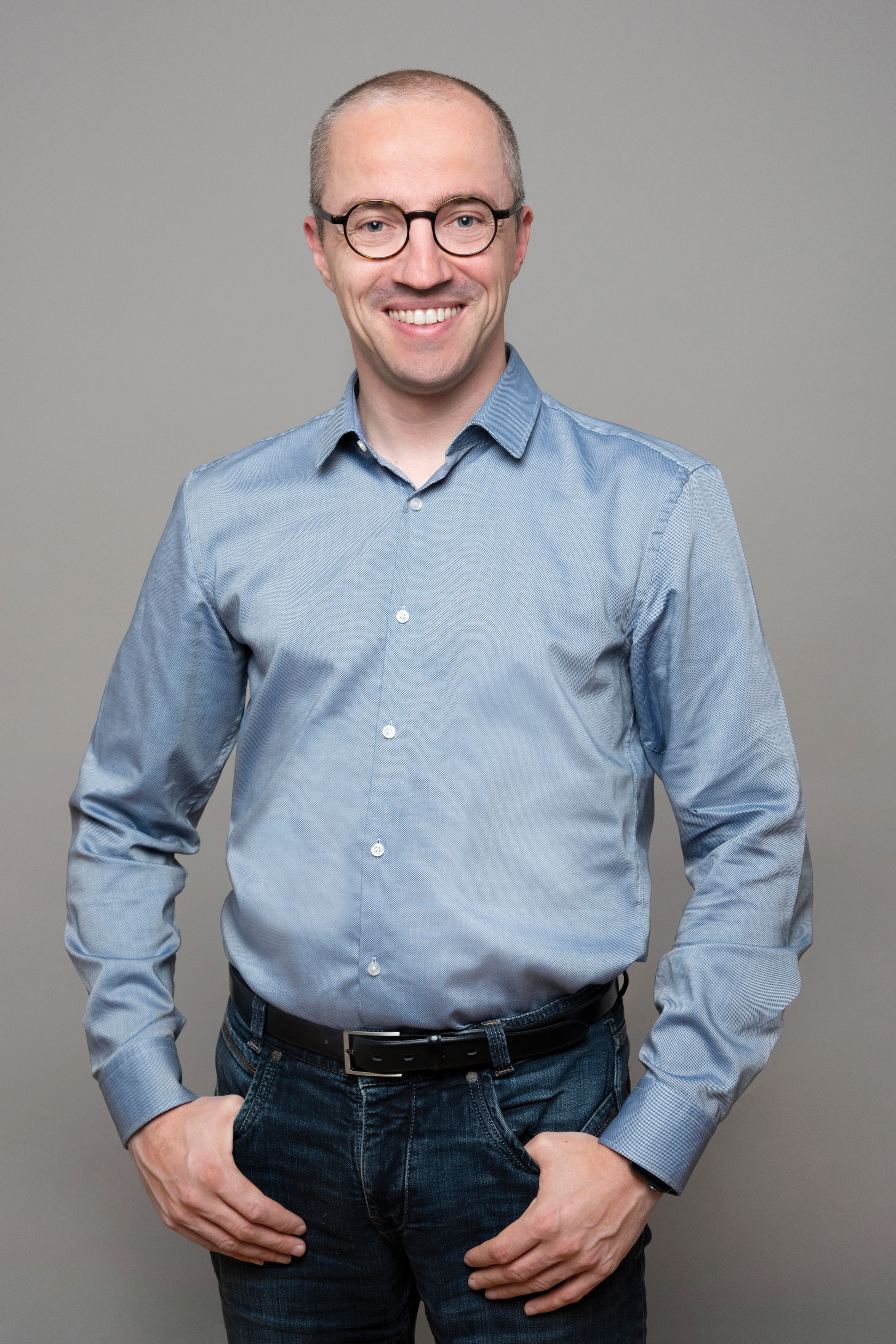 Stefan Unterthiner, CTO von in-manas, bei der Softwareentwicklung
