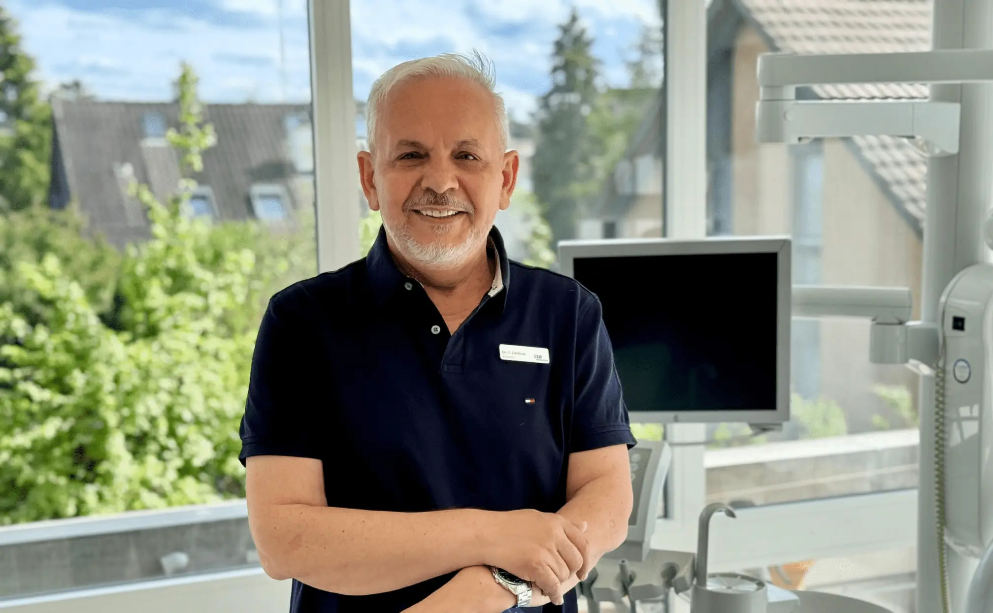 Dr. Safet Latifovic, Gründer und Inhaber der Zahnarztpraxis Würenlos