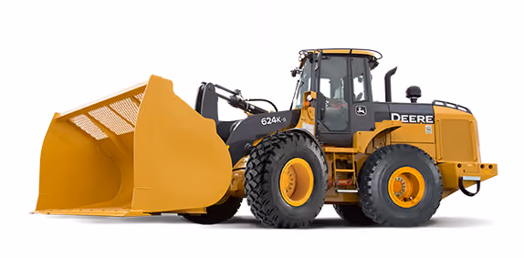Carregadeira amarela John Deere 624K-II vista lateral em fundo branco.