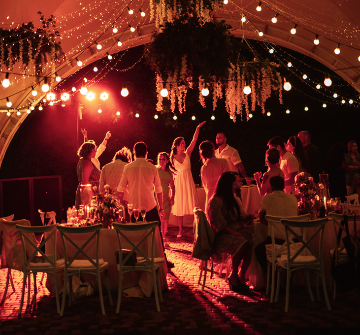 Soirée événementielle sous guirlandes lumineuses à Seignosse