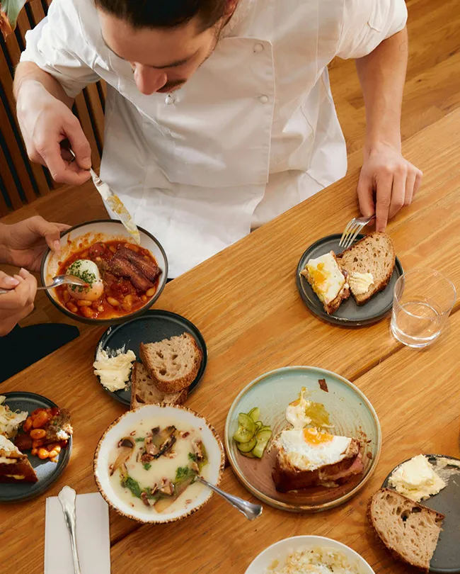 Bereiden van gerechten in de Pulp Kitchen bij Bonjour Sauvage