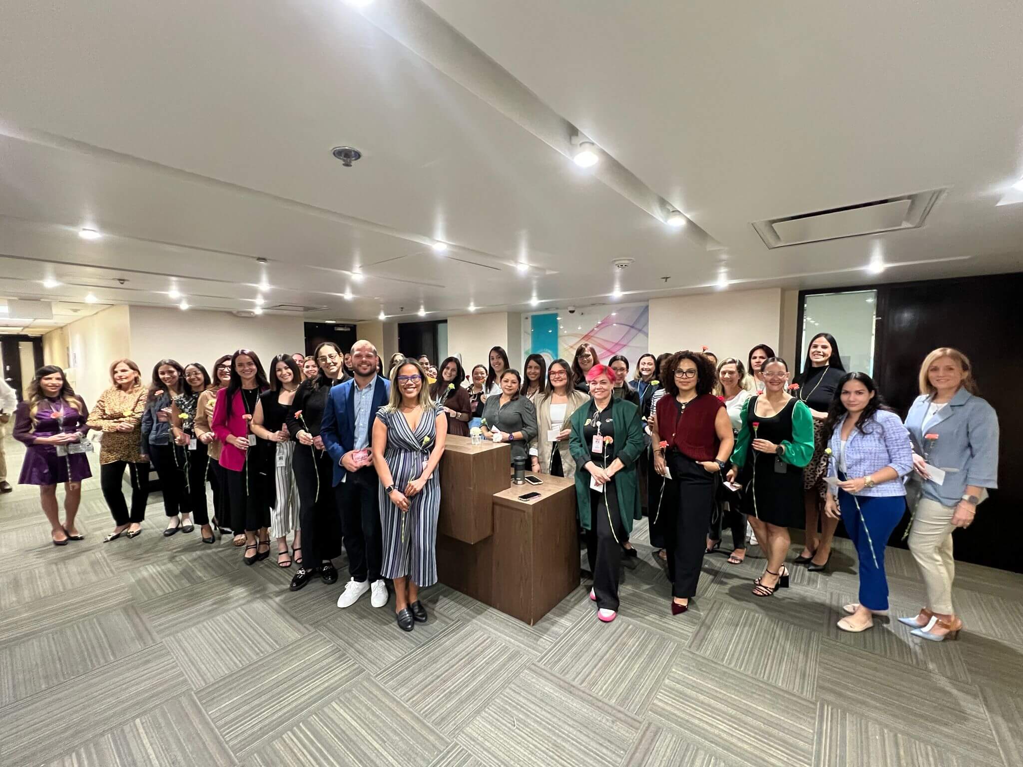 Departamento de la Vivienda rinde homenaje a la semana de la mujer trabajadora Foto 11