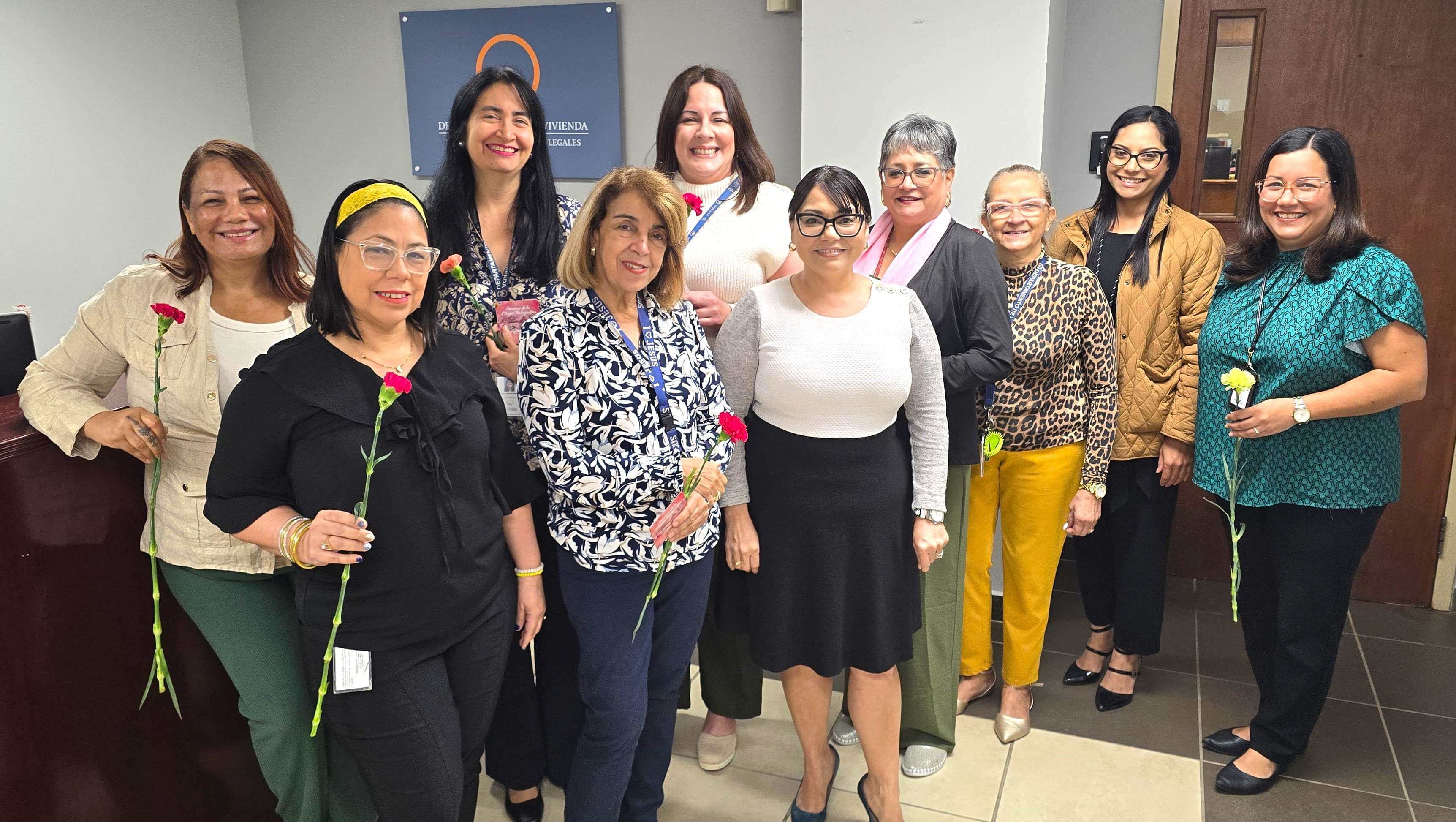 Departamento de la Vivienda rinde homenaje a la semana de la mujer trabajadora Foto 7