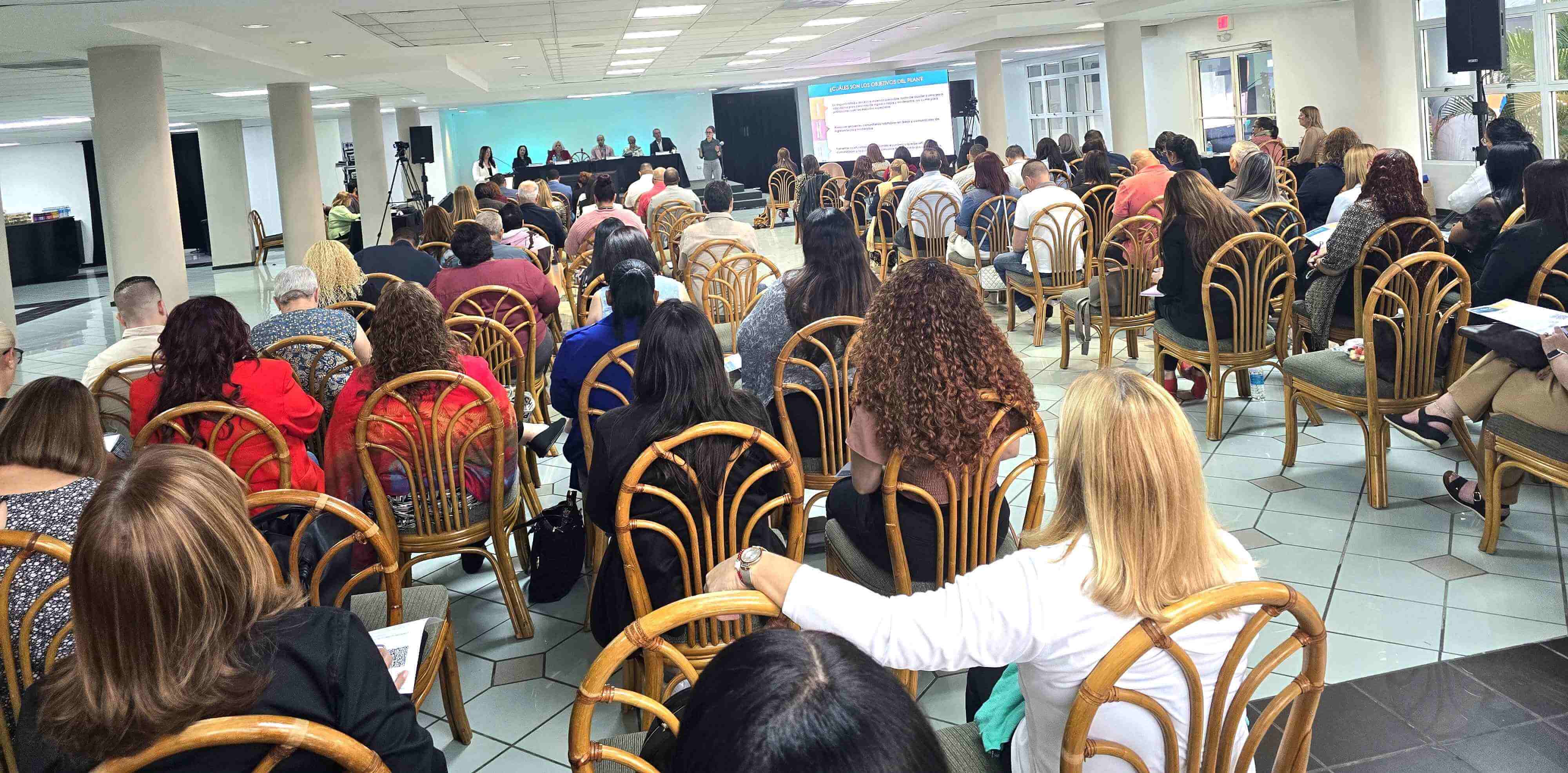 Comité interancial presenta el Plan Consolidado para 5 años del programa CDBG-Estado Foto 5