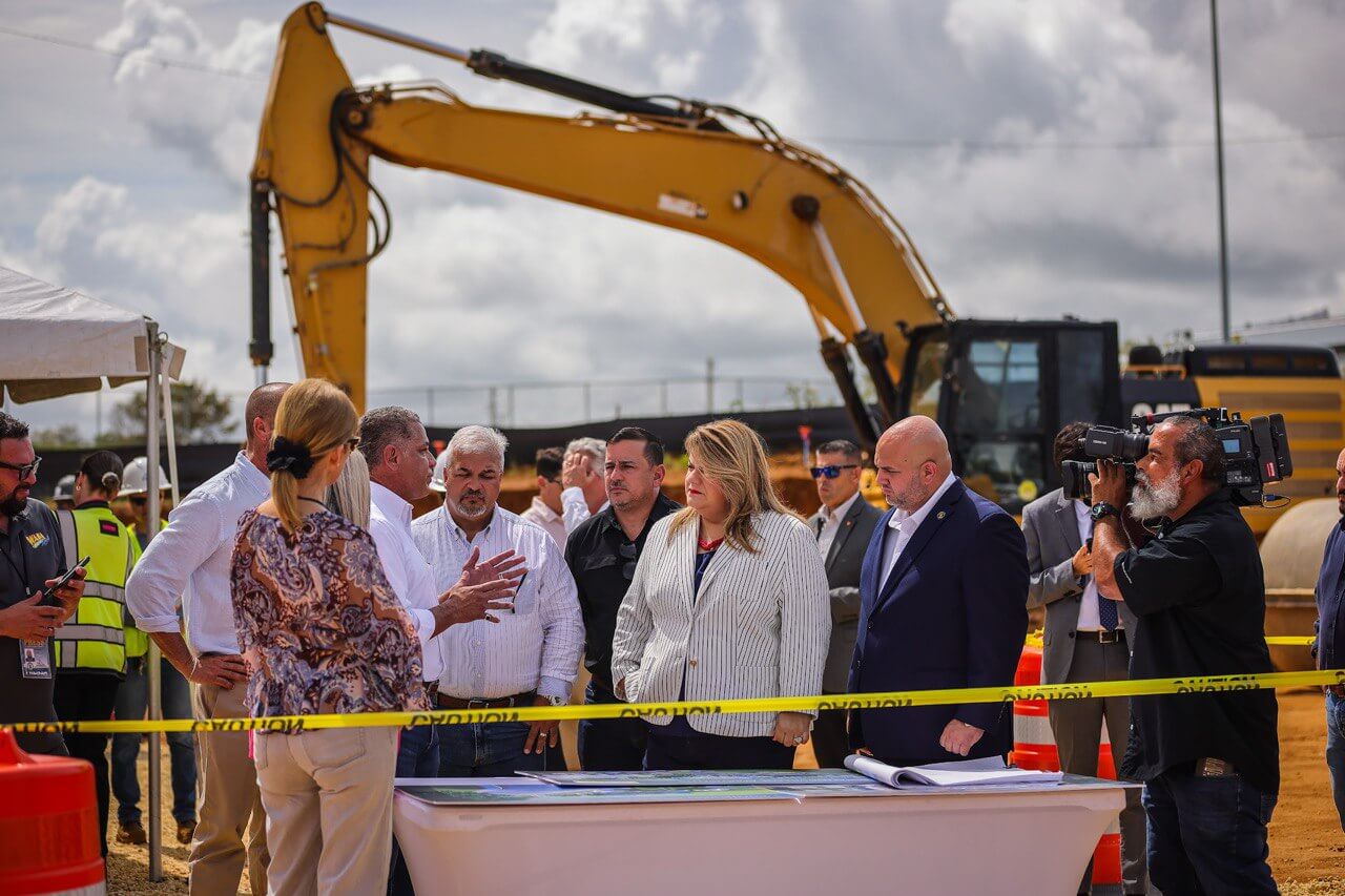 Gobernadora anuncia comienzo de construcción de vivienda para personas de ingresos bajos y moderados en Isabela Foto 2