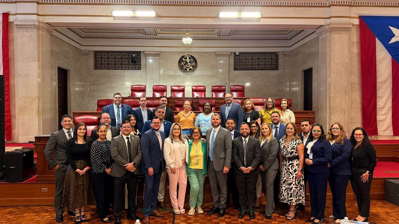 Multiples personas en la Vista Pública del Senado de Puerto Rico