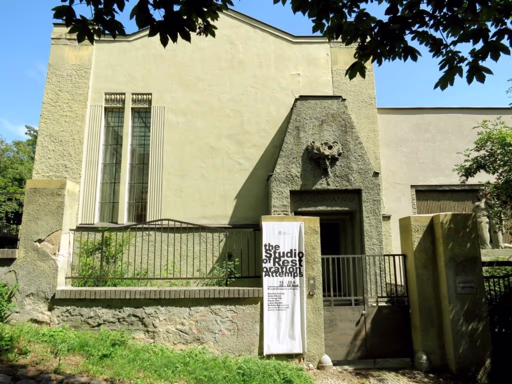 Saloun Villa