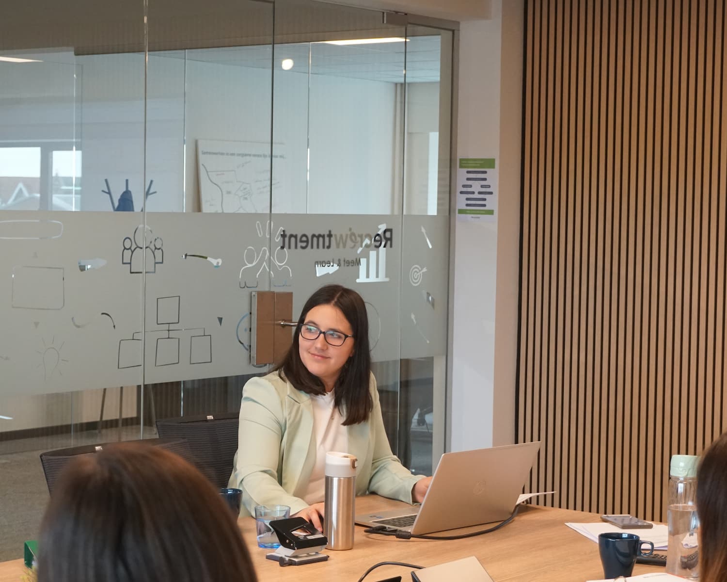 Alexandra giving a course