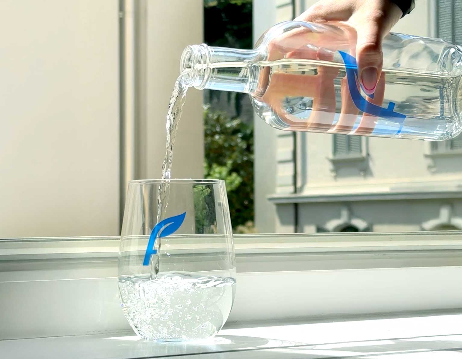 Fontechiara Erogatori Acqua, bicchiere e bottiglia in vetro