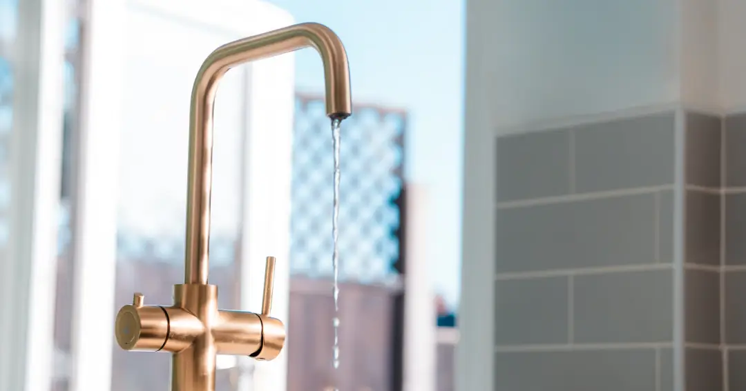 Acqua a kilometro zero: cosa significa davvero per un'azienda in Ticino