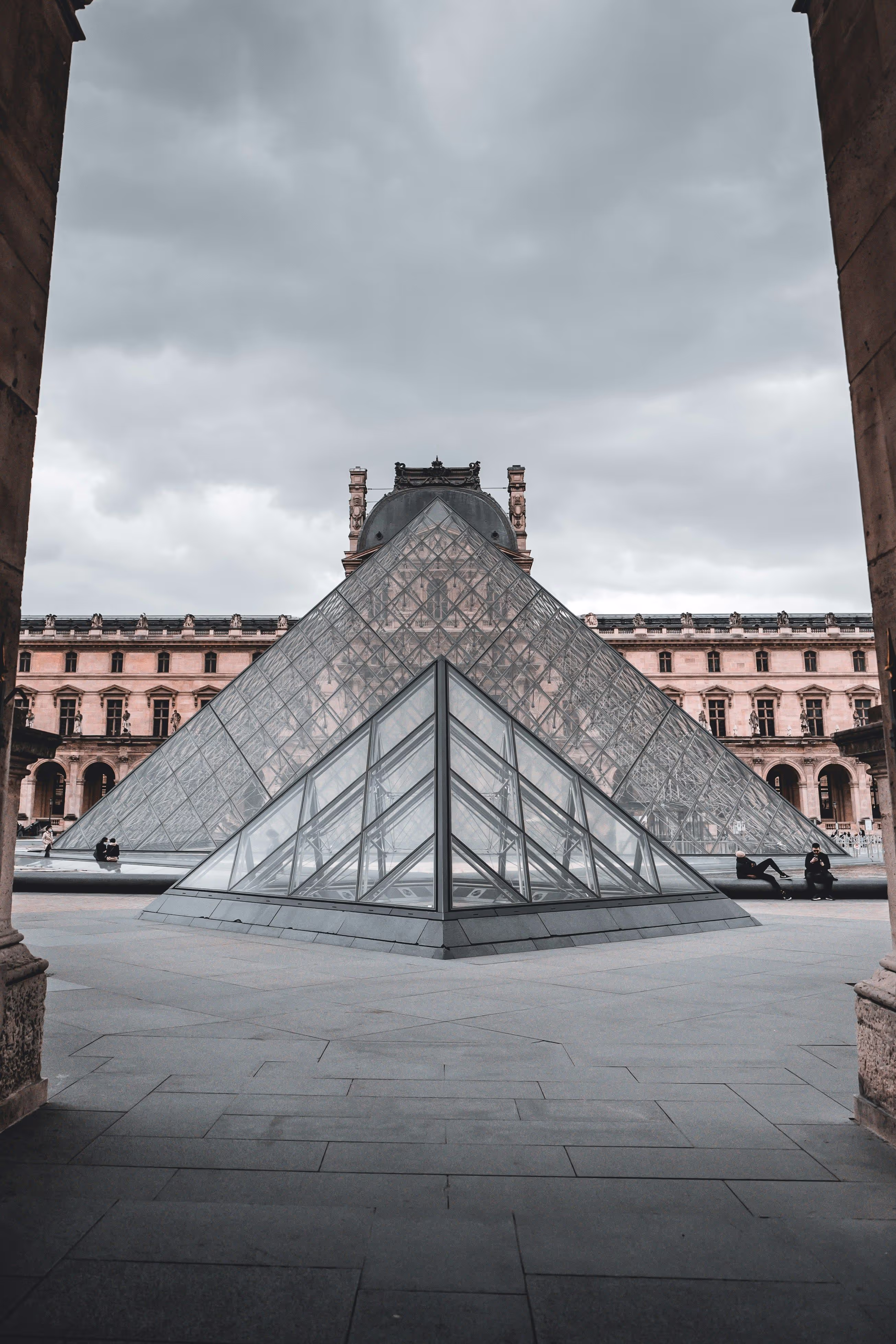 Louvre hero